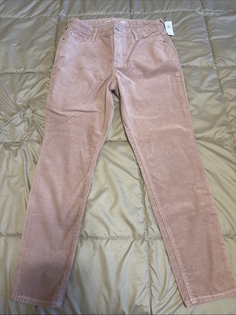 Old Navy Women's Rockstar super Skinny Corduroy Jeans in Rose. NWT